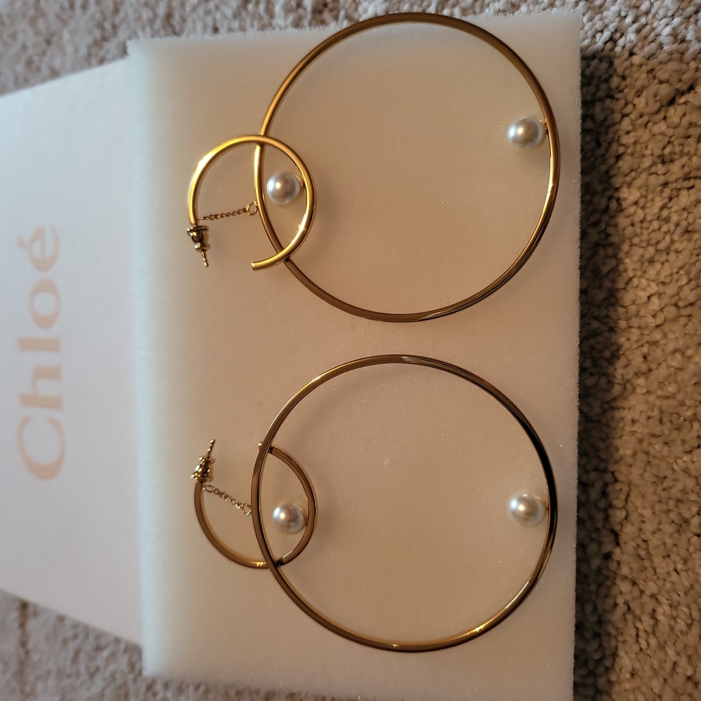 Brand new never worn Chloé pearl earrings